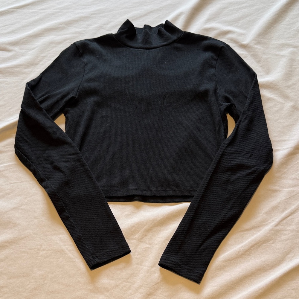 American Eagle Black Mock Neck Long-Sleeve Crop Top